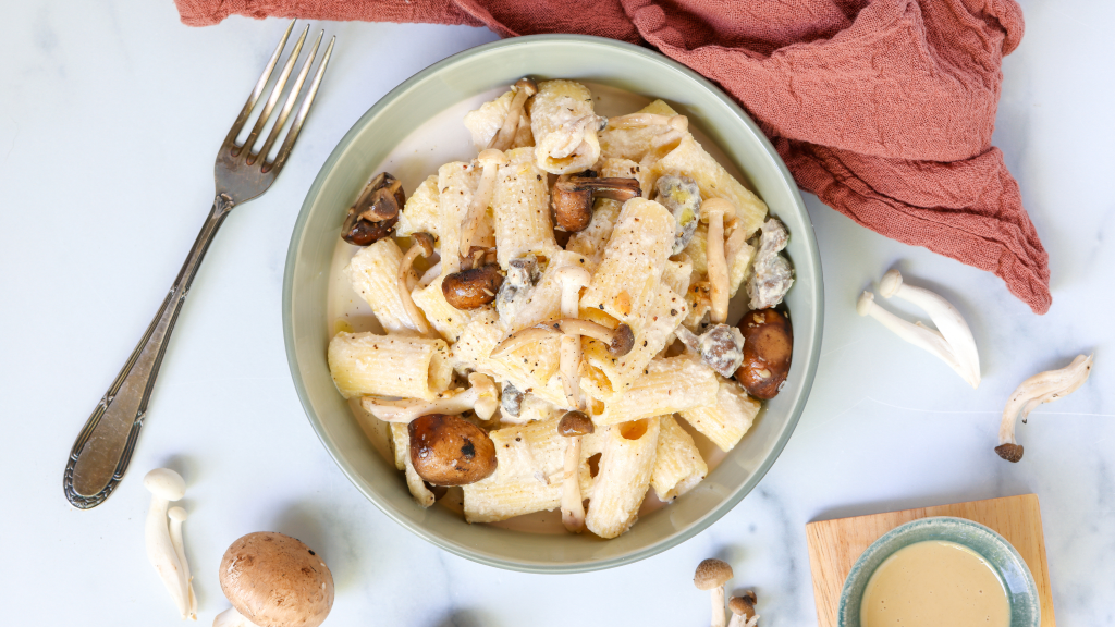 Pinch of Bites-5-Ingredient Mushroom Pasta (2)