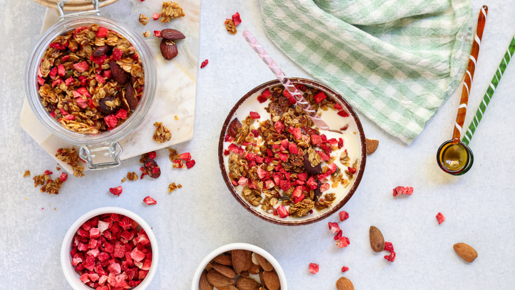 Pinch of Bites-Strawberry & Coconut Granola (2)